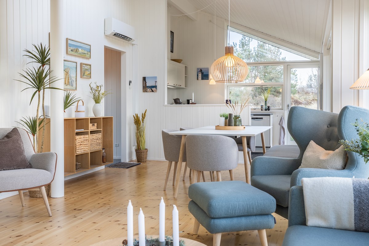 Lyst og indbydende sommerhus